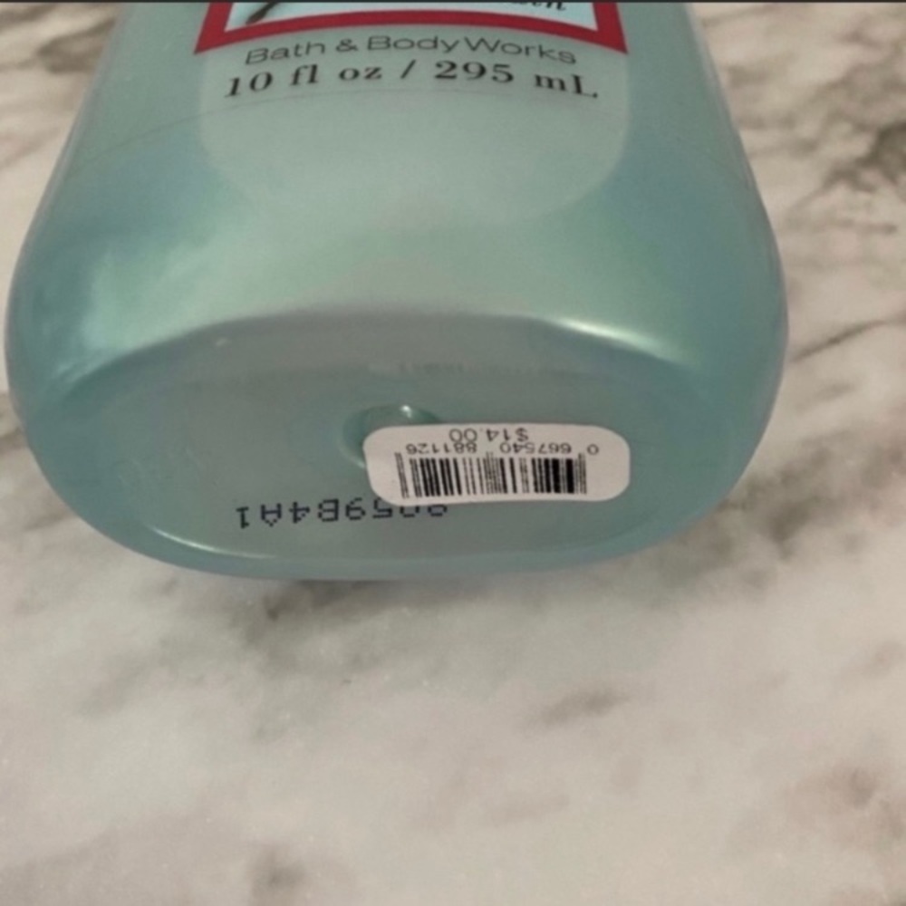Bath & Body Works Bubble Bath - Picture 2 of 2